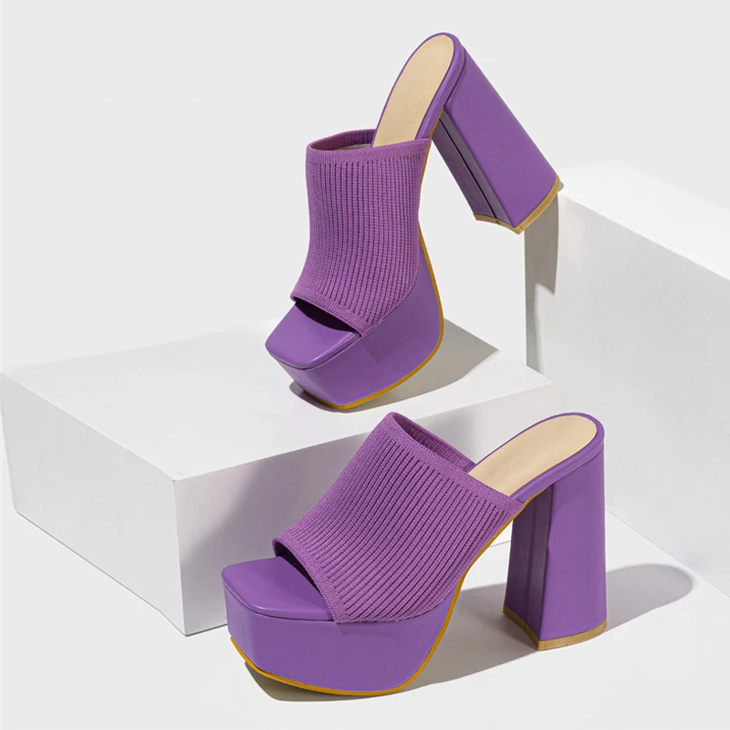 Versatile women's platform sandals, comfortable with an elevated sole for everyday summer style.
