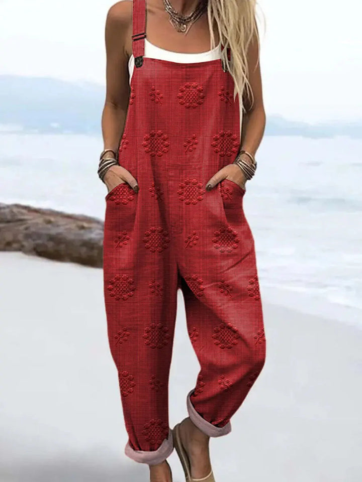 Casual women's pattern jumpsuit, ideal for summer outfits or beachwear. Features a relaxed wide-leg fit.