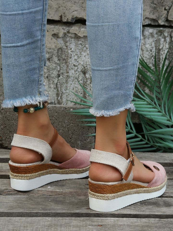 Slip into these comfortable women's espadrilles, perfect for stylish summer walks.