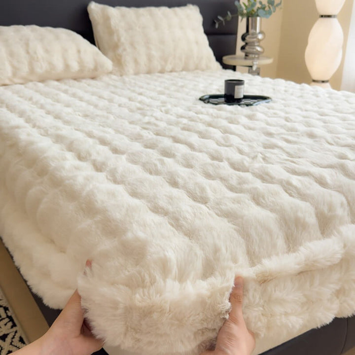 Machine washable super soft plush mattress protector fitted sheet, faux rabbit for cozy, all-season comfort. Luxury bedding.
