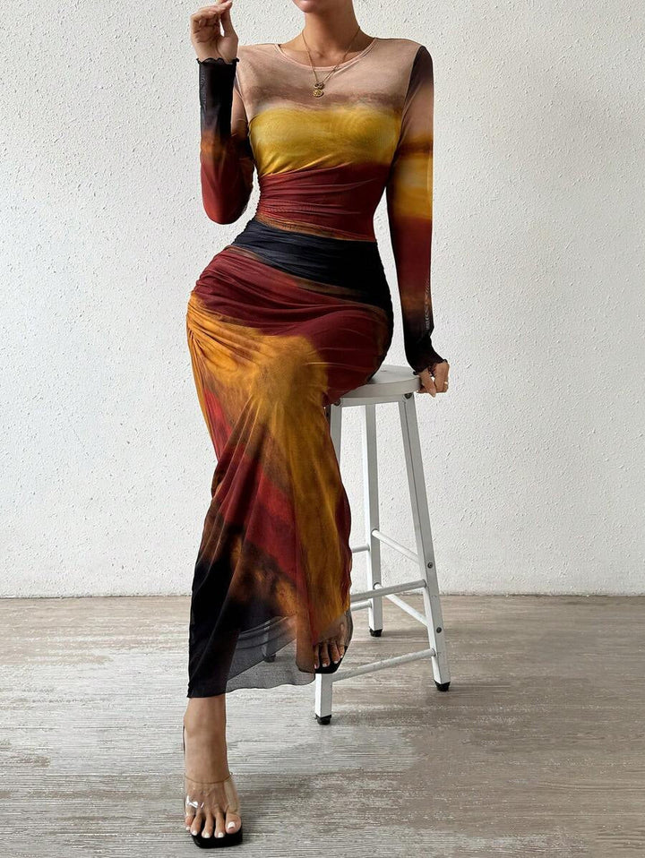 Chic women's long sleeve bodycon maxi dress with an elegant silhouette. Versatile for formal events.