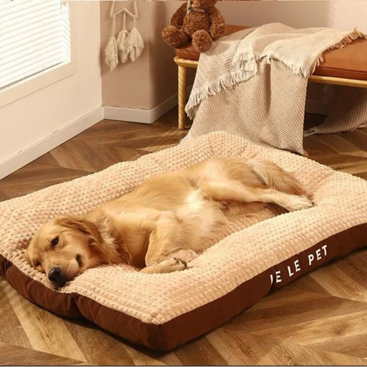 Plush fleece pet bed, unisex design, offering superior comfort for dogs and cats.