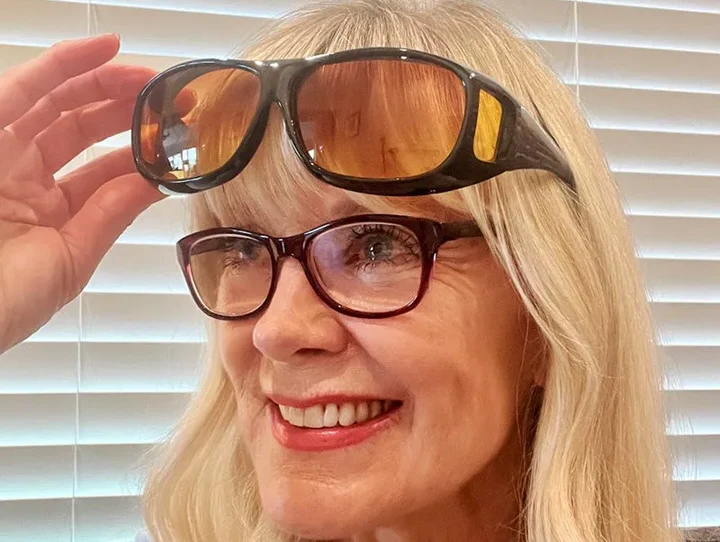 Night driving glasses for men & women. Anti-glare eyewear ensures clear vision & road safety at night.