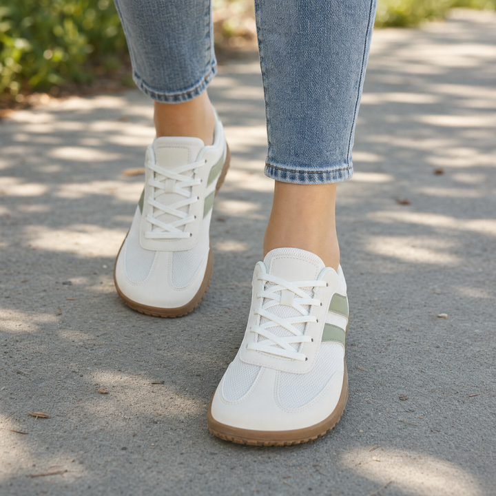 Non-slip barefoot shoes, flexible sole, ideal for walking & everyday wear.