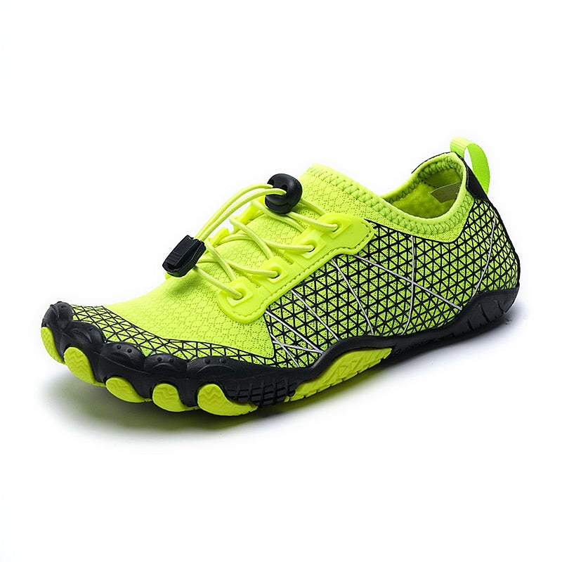 Lightweight unisex water shoes with quick-dry fabric, great for beach volleyball & water sports.