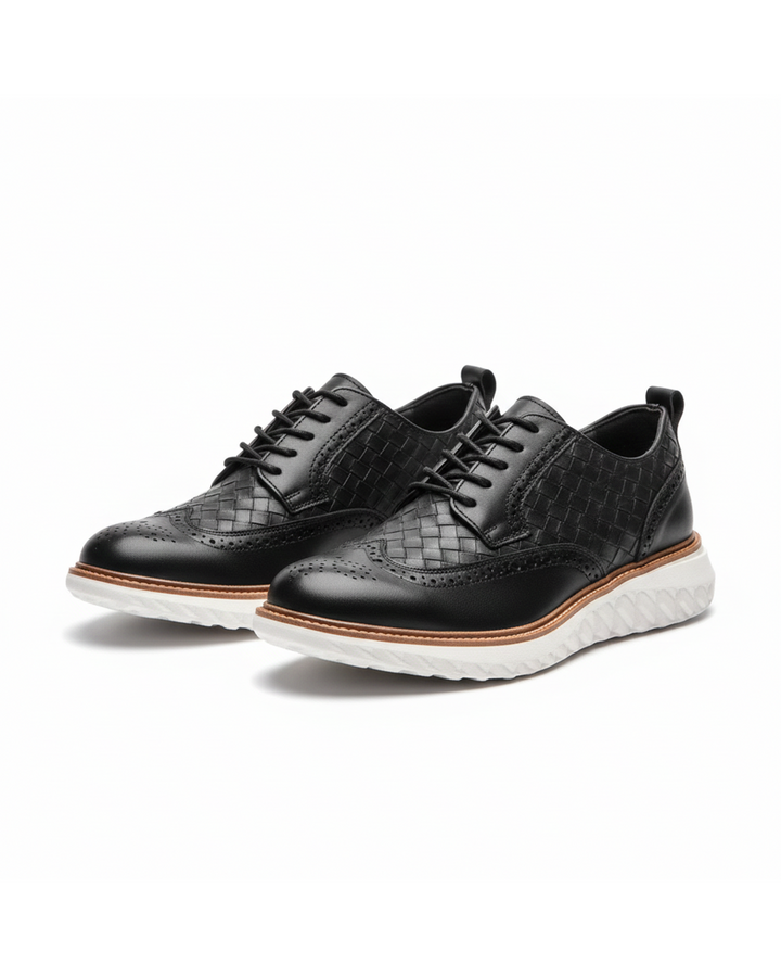 Unisex black athletic sneakers for everyday comfort and light running, breathable design.
