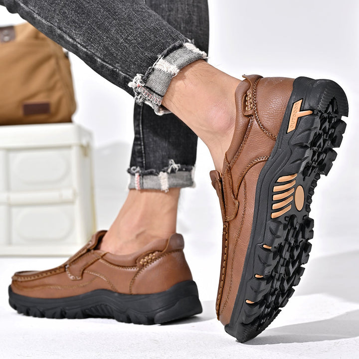 Orthopedic comfort boot in brown leather, designed for both men and women, stylish and supportive