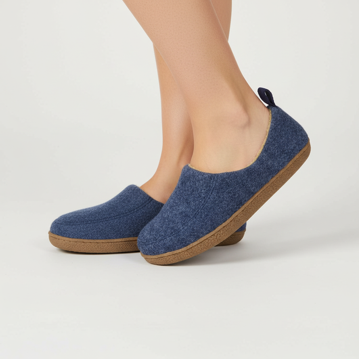 Step into comfort with Cloudwalk plush home slippers, cozy unisex indoor footwear for relaxation.