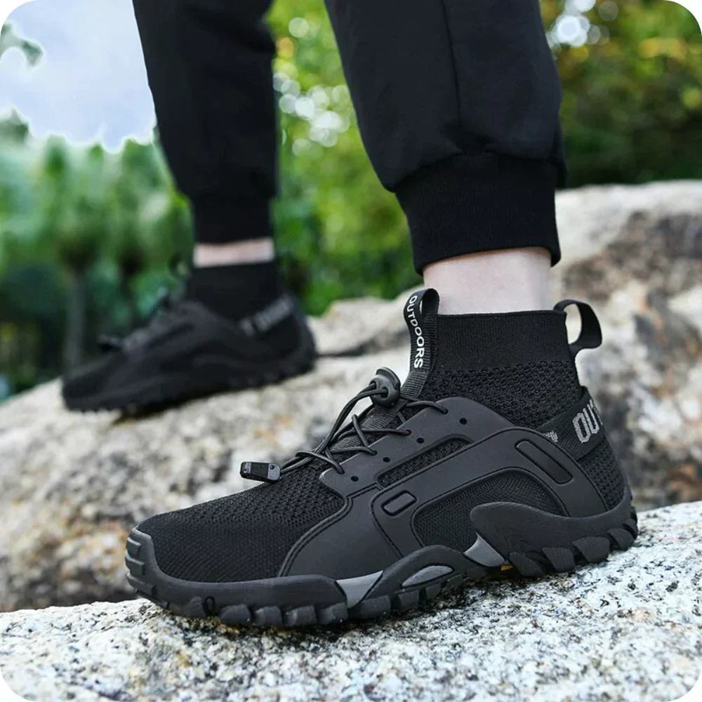 Barefoot shoes with wide toe box for natural foot splay. Lightweight and flexible design.