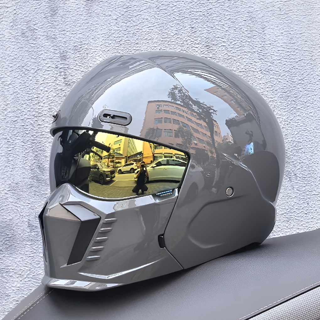 Vintage style full face motorcycle helmet, DOT certified, offering comprehensive head protection and comfort.