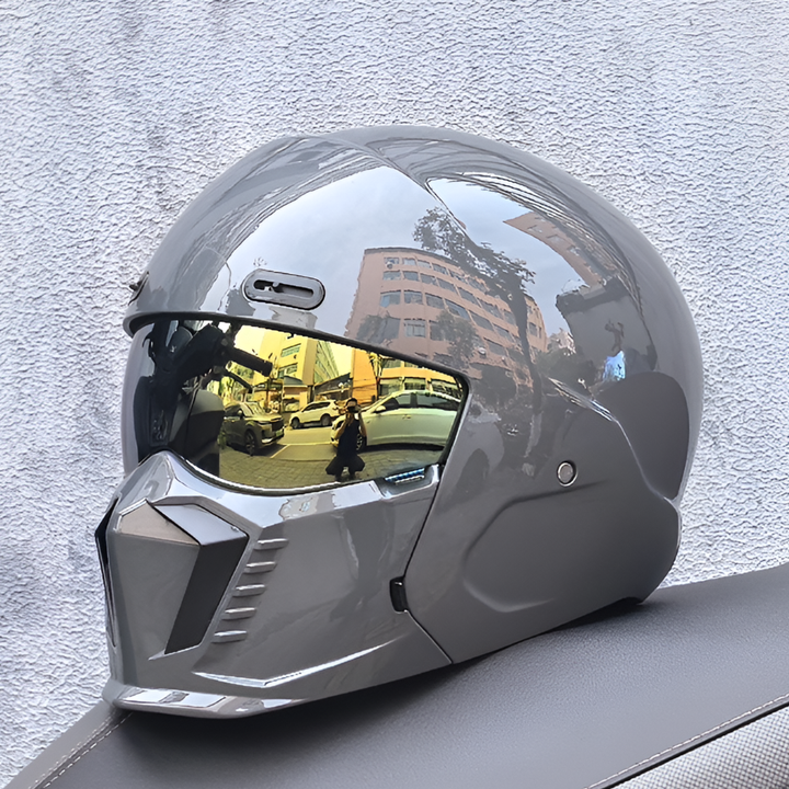 Vintage style full face motorcycle helmet, DOT certified, offering comprehensive head protection and comfort.