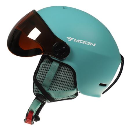 High-quality protective gear: Unisex ski helmet with adjustable straps and removable liner.