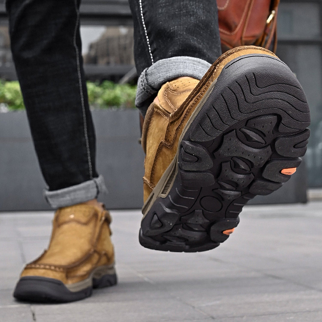 Unisex high-top orthopedic shoes in black leather, offering exceptional comfort for long periods