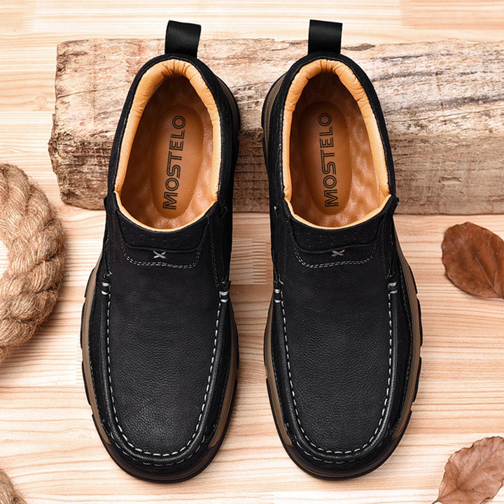 Unisex high-top comfort shoes in black leather, providing posture support and slip-resistant grip
