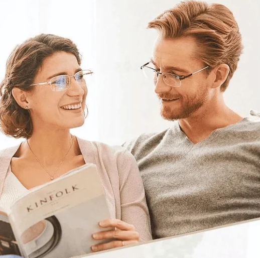 Anti-blue light multifocal reading glasses for unisex, reducing digital eye strain & improving vision.