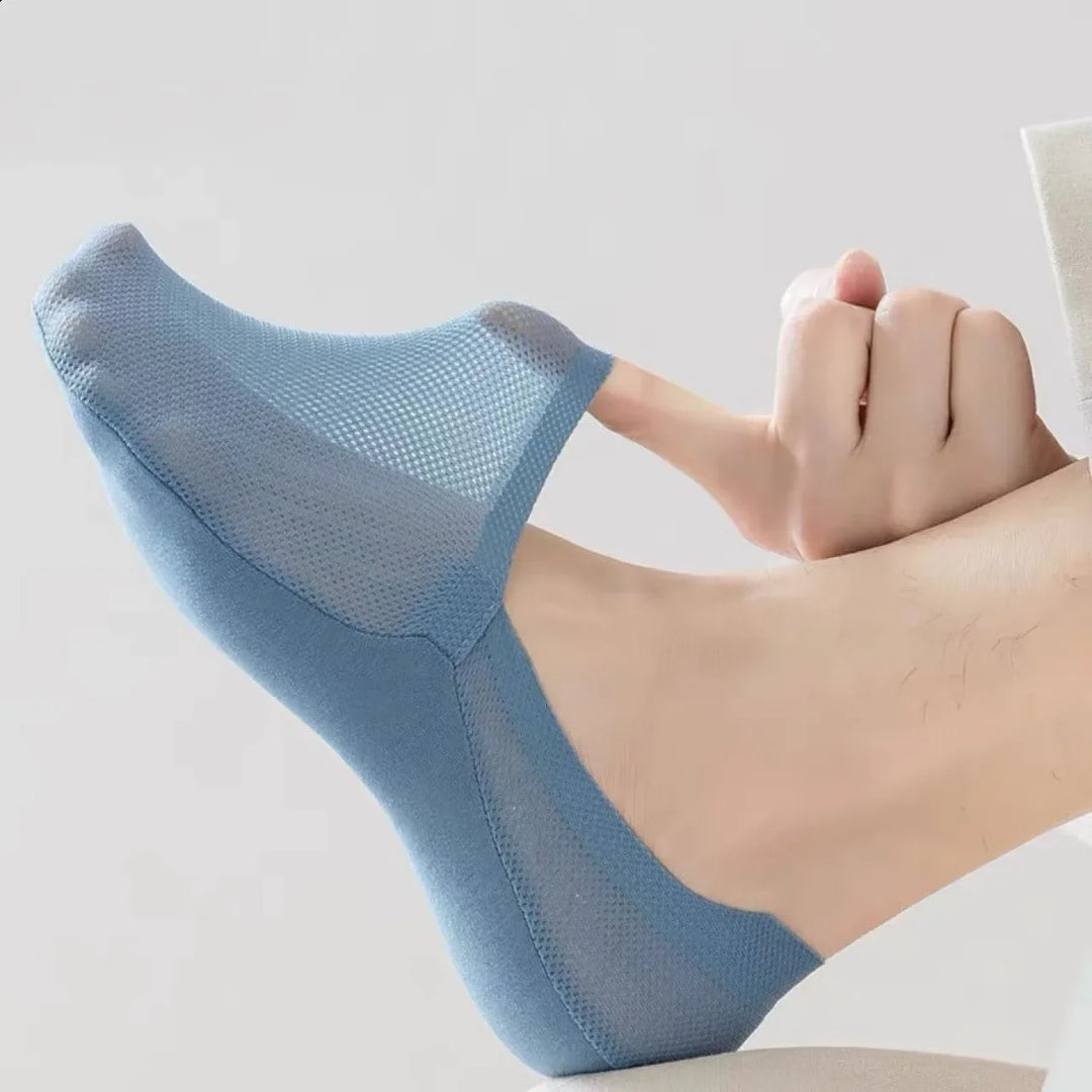 Multipack of comfortable unisex no-show socks with anti-slip heel grip for secure, invisible low-cut fit.