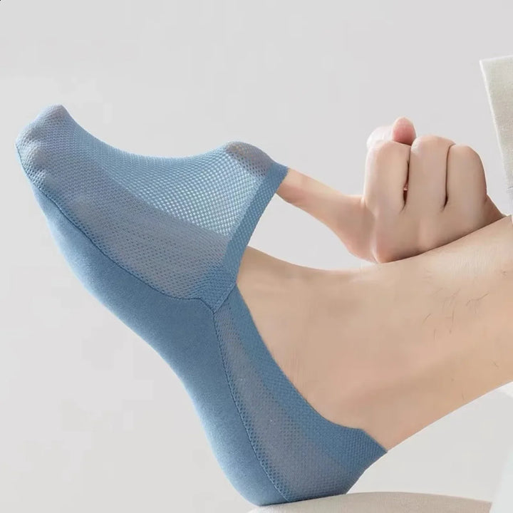 Multipack of comfortable unisex no-show socks with anti-slip heel grip for secure, invisible low-cut fit.