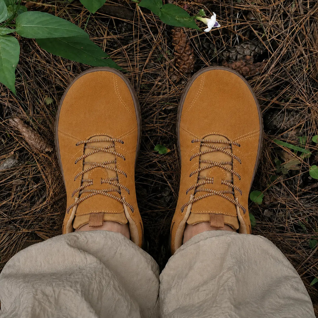 Orthopedic barefoot hiking trainers, wide toe box, zero drop, designed for all-day comfort.