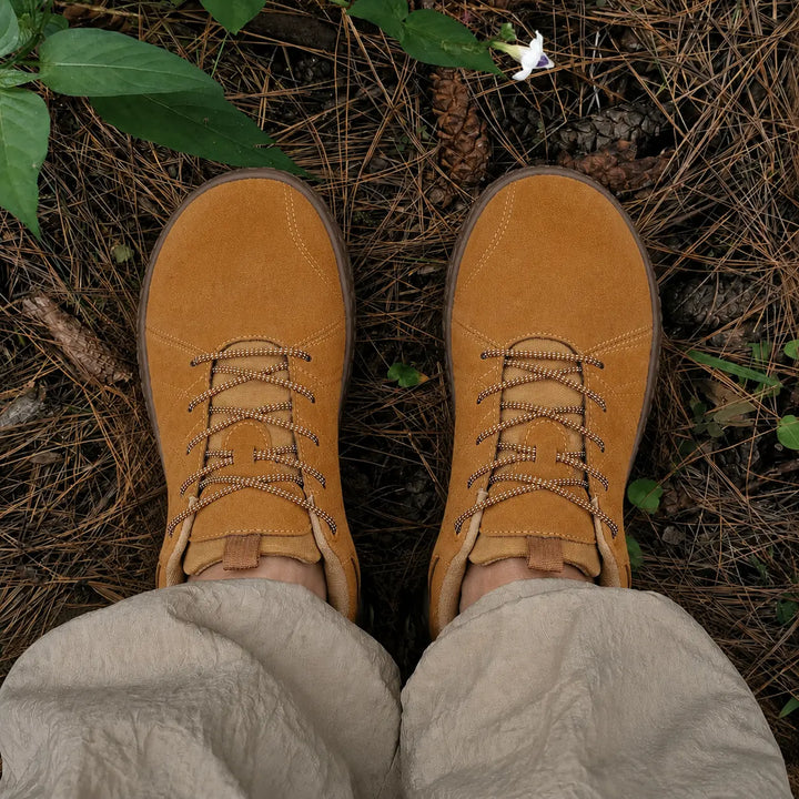 Orthopedic barefoot hiking trainers, wide toe box, zero drop, designed for all-day comfort.