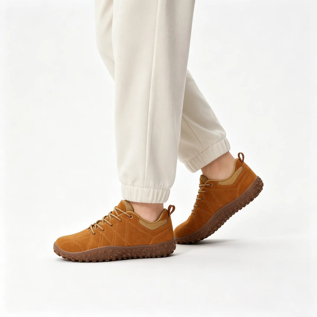 Barefoot hiking trainers, wide toe box, zero drop, unisex, for comfortable outdoor exploration.
