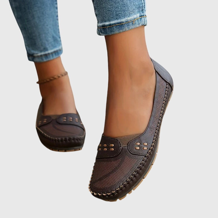 Ultra-lightweight unisex orthopedic shoes, providing all-day comfort & foot support for an active lifestyle.