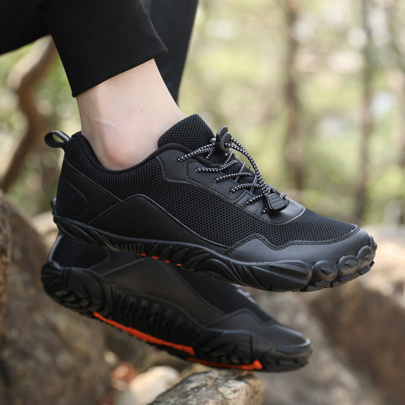 Unisex trail shoes with wide toe box, offering natural barefoot feel & orthopedic support.