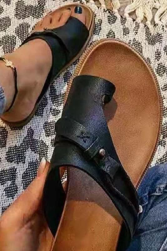 Ergonomic unisex summer sandals with arch support. Durable & comfortable for adventure gear.