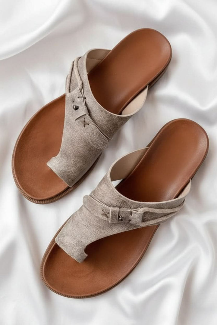 Versatile unisex adventure gear: walking & travel sandals with superior arch support & comfort.