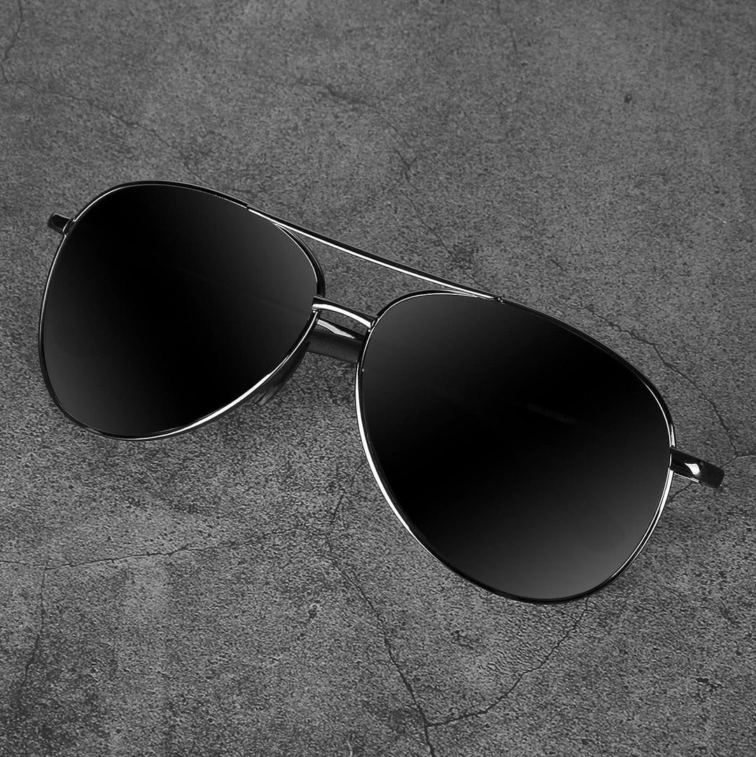 Fashionable unisex aviator sunglasses. Polarized UV400 lenses offer sun protection for outdoor wear and driving.