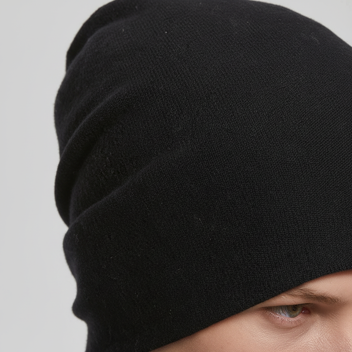 Soft Woolglow Einheitsgröße slouchy beanie, a comfortable unisex winter hat for cold weather.