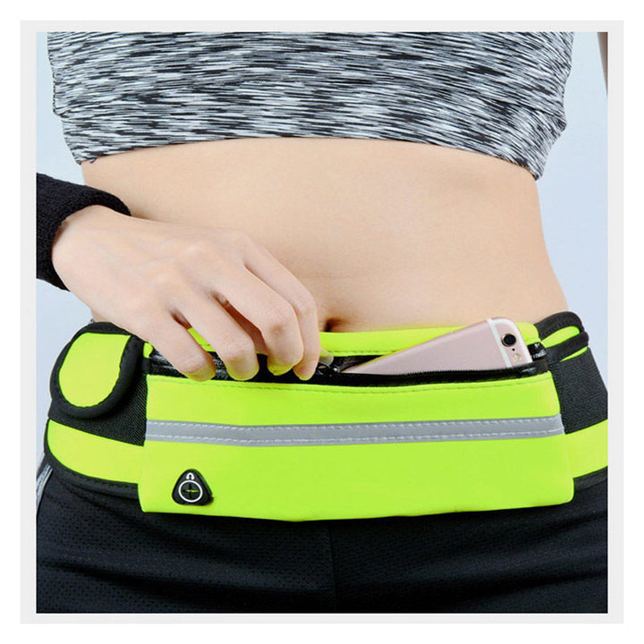 Athletic water-resistant waist pack, ideal for phones & keys during exercise.