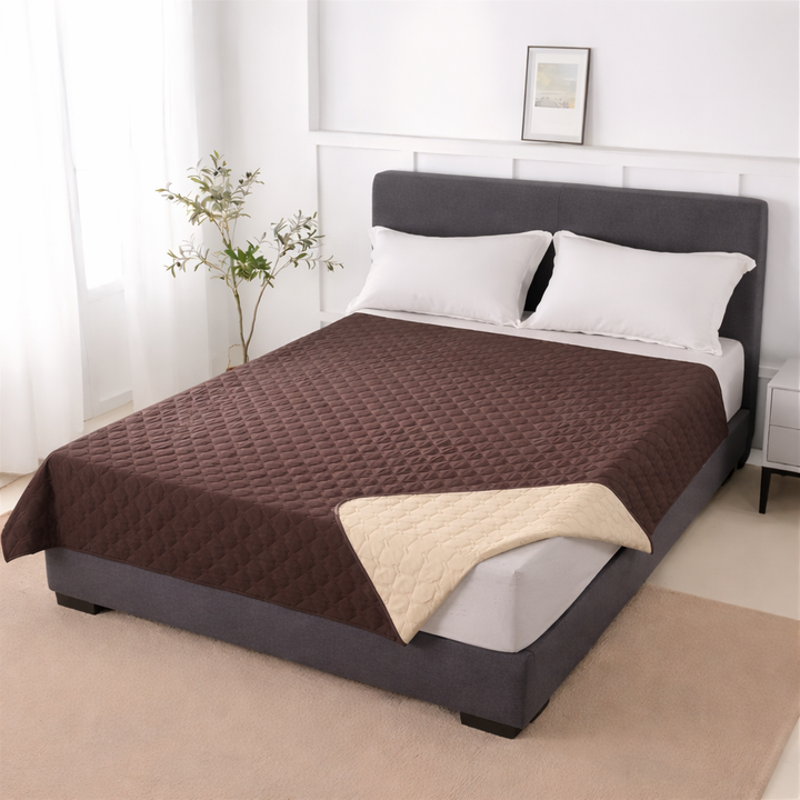 Anti-slip waterproof dog bed protector mat prevents spills & pet accidents, keeping floors dry & clean.