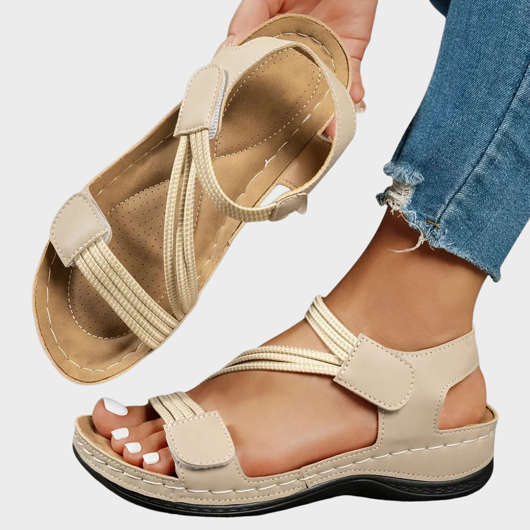 Women's adjustable comfort sandals with elastic straps, ideal for everyday summer wear.