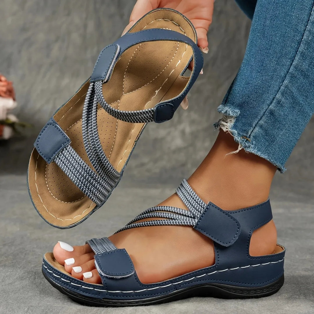 Versatile women's casual sandals with elastic strap & hook-and-loop adjustability for walking comfort.