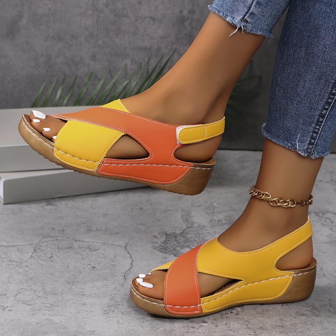 Casual women's orthopedic sandals, adjustable for comfort, perfect for everyday summer wear.