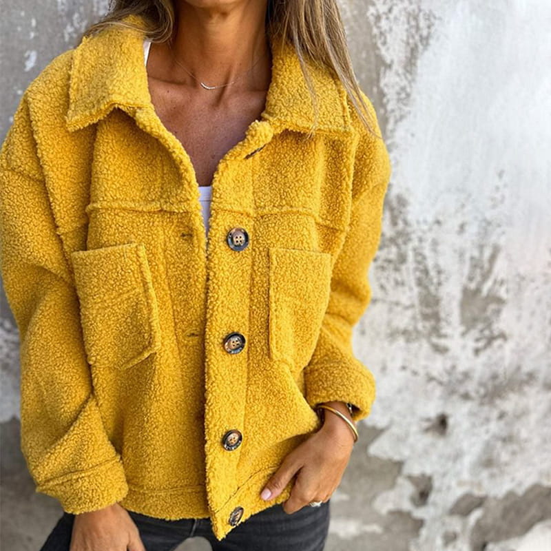 Stylish women's button-up autumn coat with a chic notch collar, ideal for casual everyday wear & versatile layering.