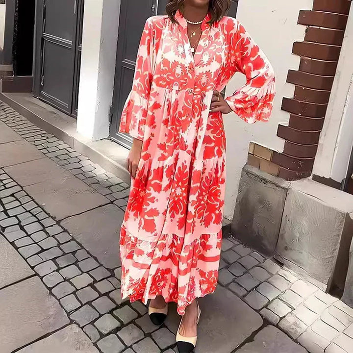 Casual yet elegant women's flowy maxi dress in a boho baroque print, ideal for a comfortable summer look.