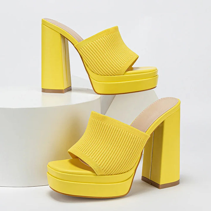 Women's casual chic platform sandals, with adjustable straps for personalized summer comfort.