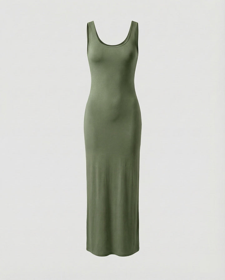 Sleek fitted women's scoop neck sleeveless maxi dress, accentuating the bodycon silhouette.