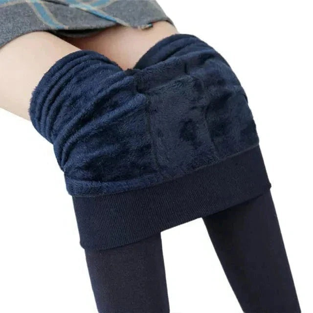 Warm women's thermal leggings, ideal for cold weather activities, providing ultimate comfort and stretch.