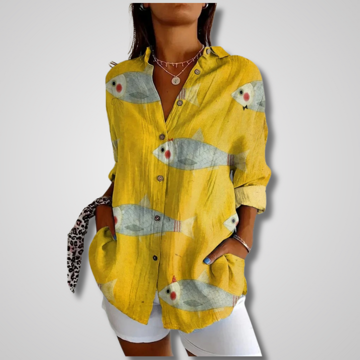 Versatile women's blouse with an artistic print & button-up closure. Ideal for a relaxed, everyday bohemian look.