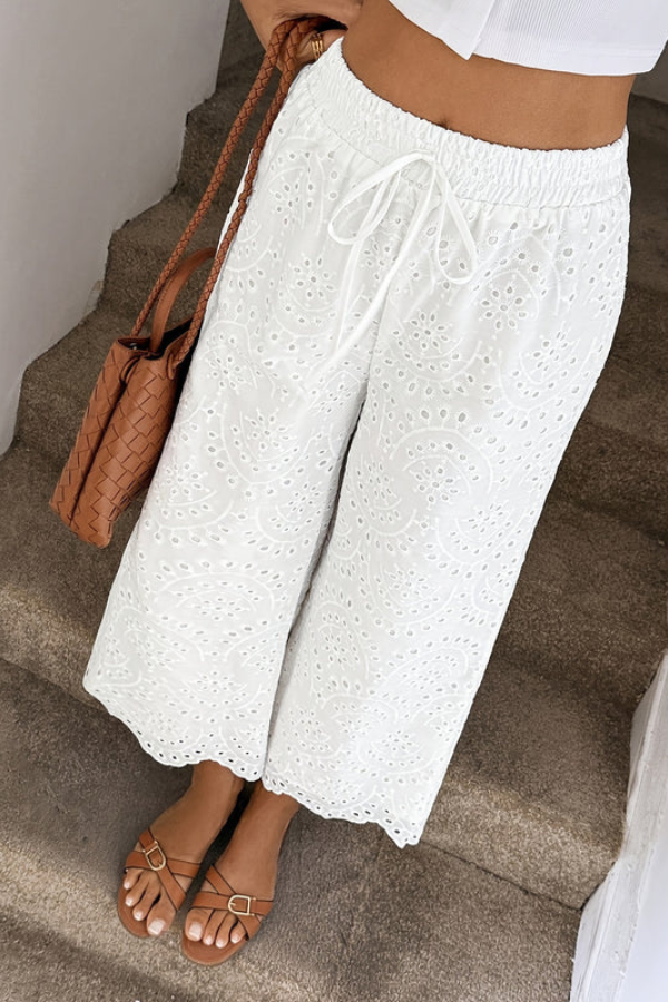 Bohemian vacation cropped pants for women, lightweight & stylish for summer travel.