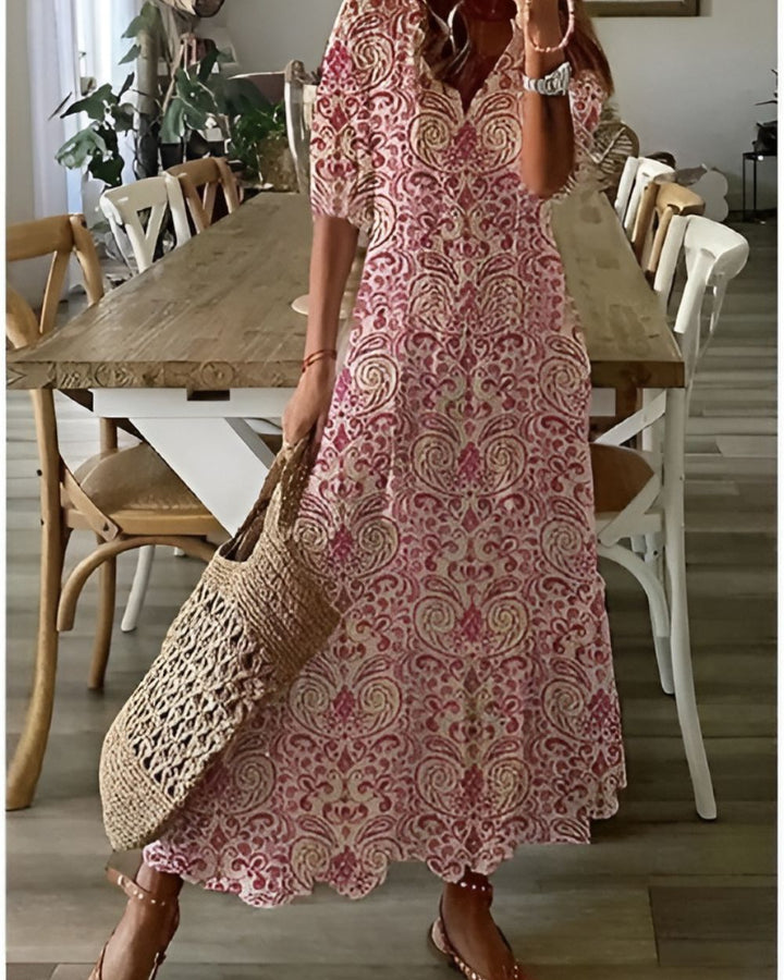 Comfortable women's maxi dress in a bohemian flowy style, perfect for summer elegance & casual outings.