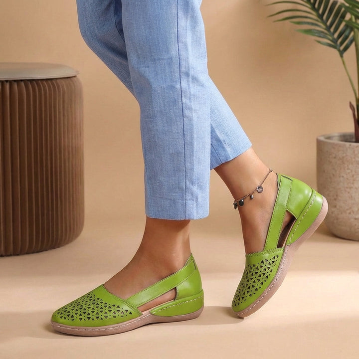 Everyday women's breathable flats, ideal slip-on comfort shoes for walking & casual style.