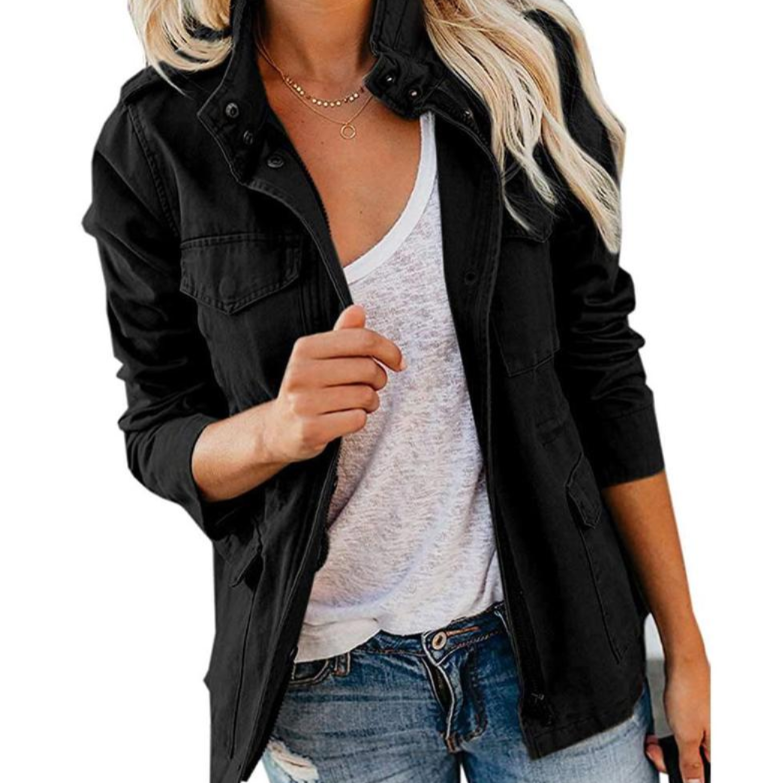 Versatile women's multi-pocket field coat, offering comfort and style for casual wear and outdoor adventures.