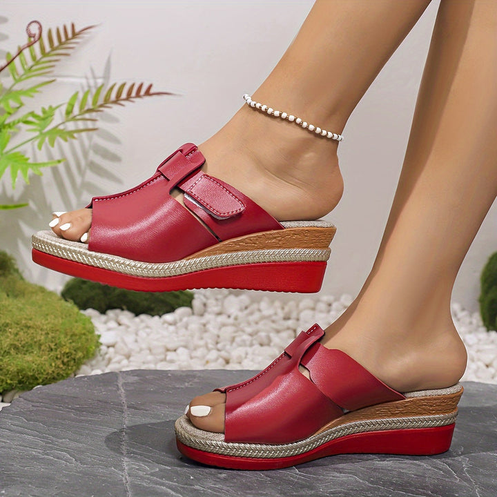 Colorful casual flat sandals for women, designed for comfort and trendy summer style.