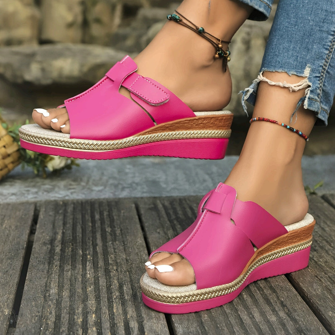 Women's comfortable casual sandals, perfect for stylish everyday walking & summer adventures.