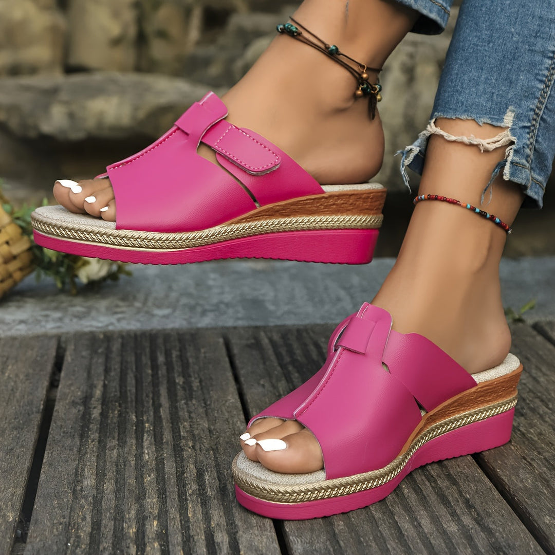 Everyday walking sandals for women, featuring a casual, stylish, and comfortable design.