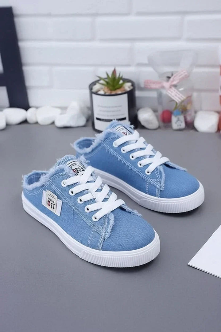 Streetwear-ready women's high-top casual sneakers with lace-up, perfect for daily fashion.