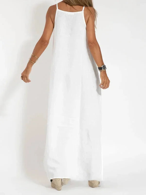 Chic women's casual sleeveless maxi dress, featuring a side slit for easy movement & summer style.